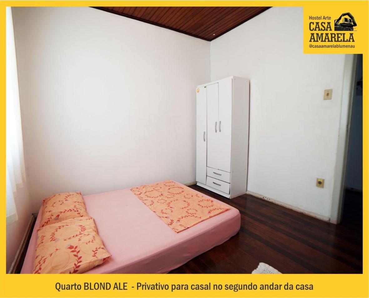 Хостел Casa Amarela Blumenau Hospedagem Alternativa Экстерьер фото